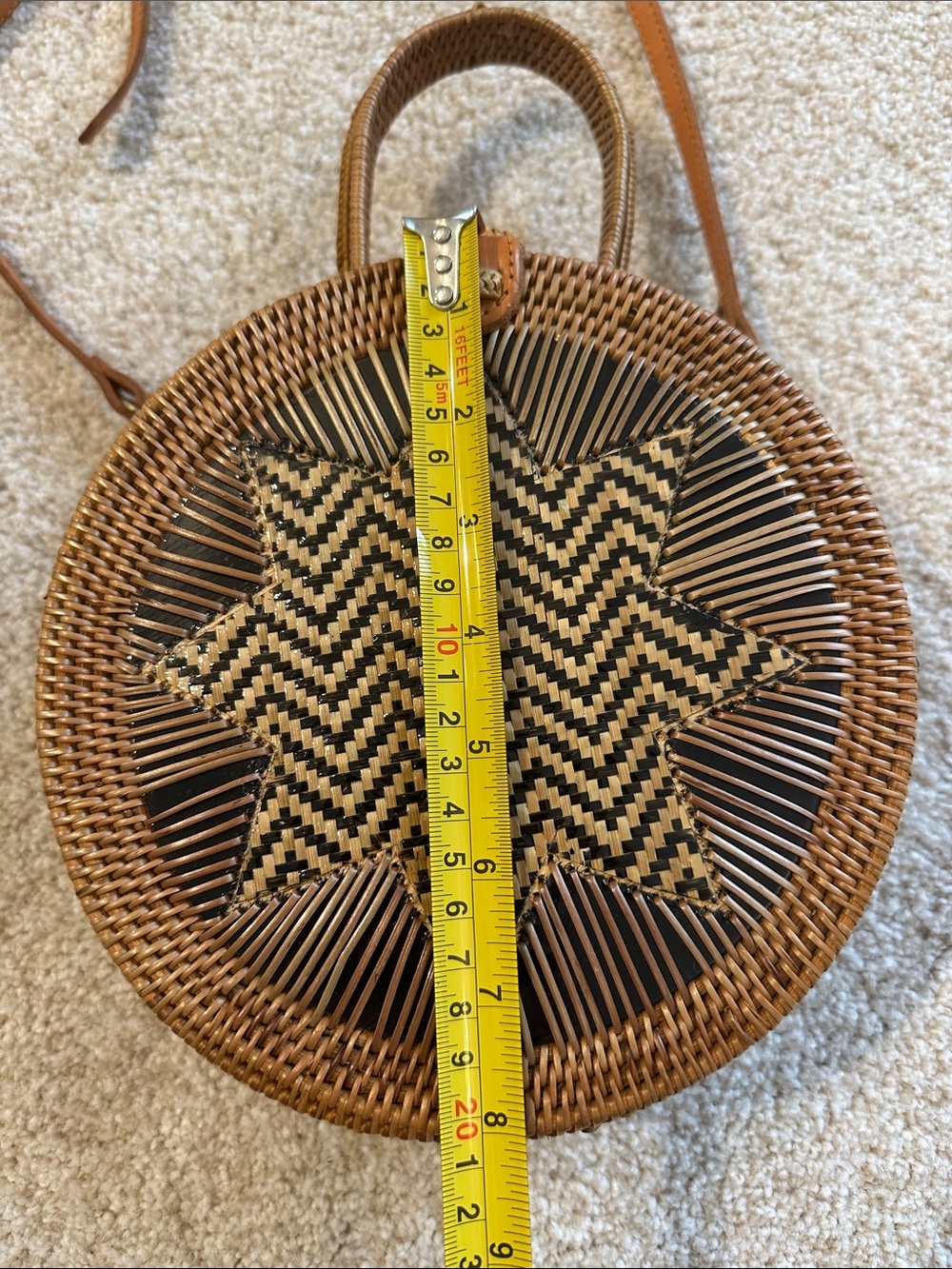Handwoven round crossbody Bali bag/purse - Picture 12 of 13